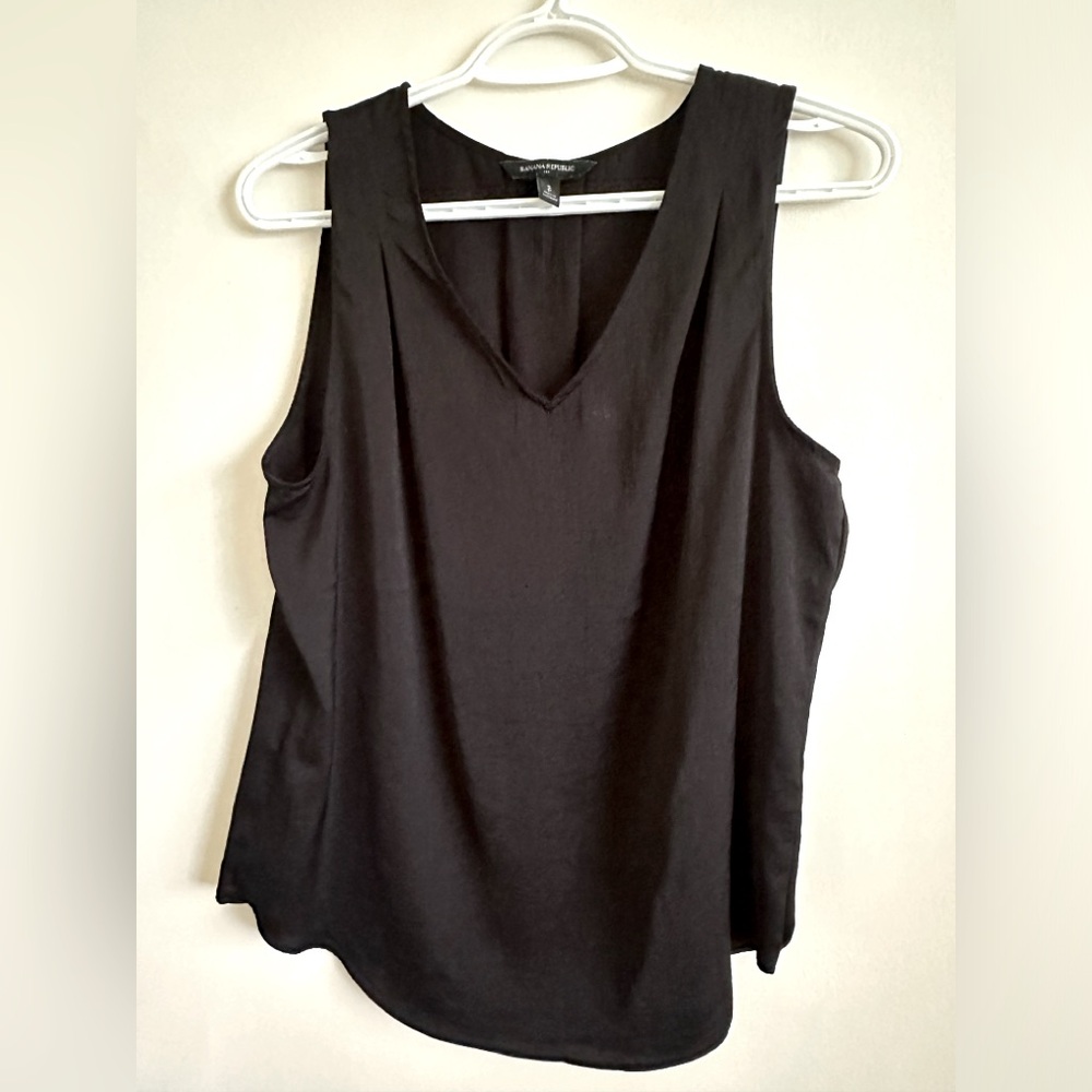 Banana Republic Woman Black Sleeveless Blouse